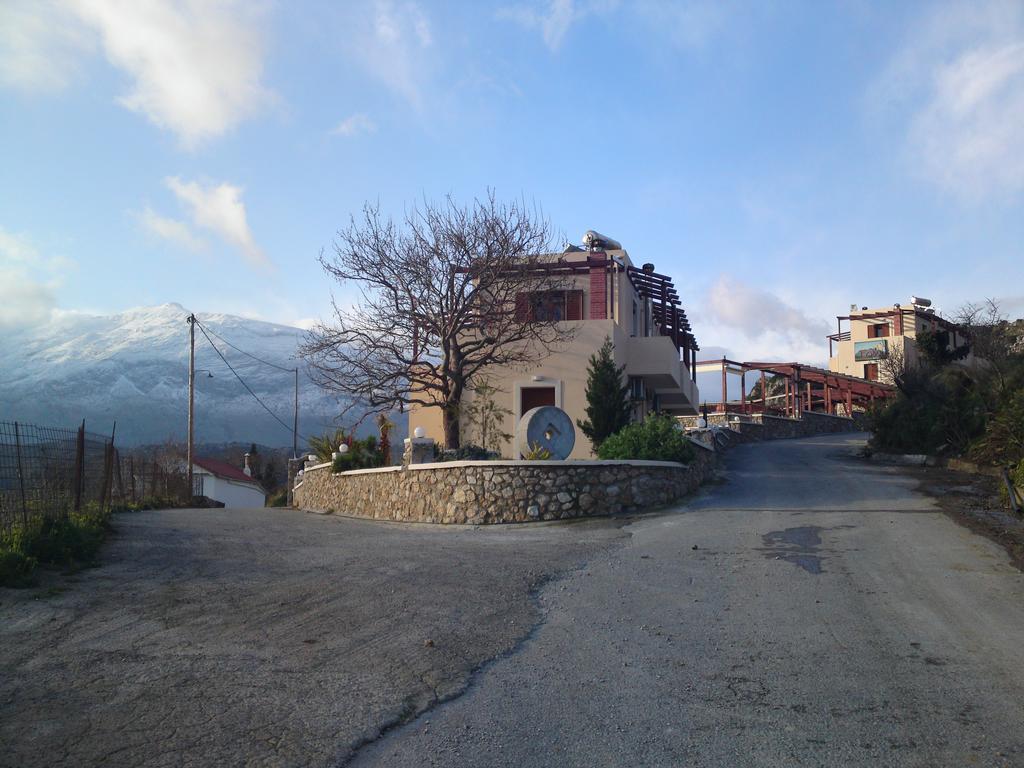 Elia Méronas Extérieur photo